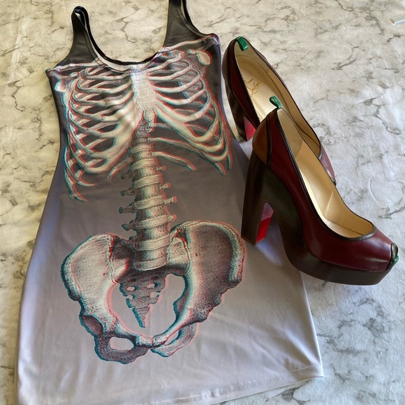 Skeleton 3-D ribs dress💀 - Picture 11 of 12